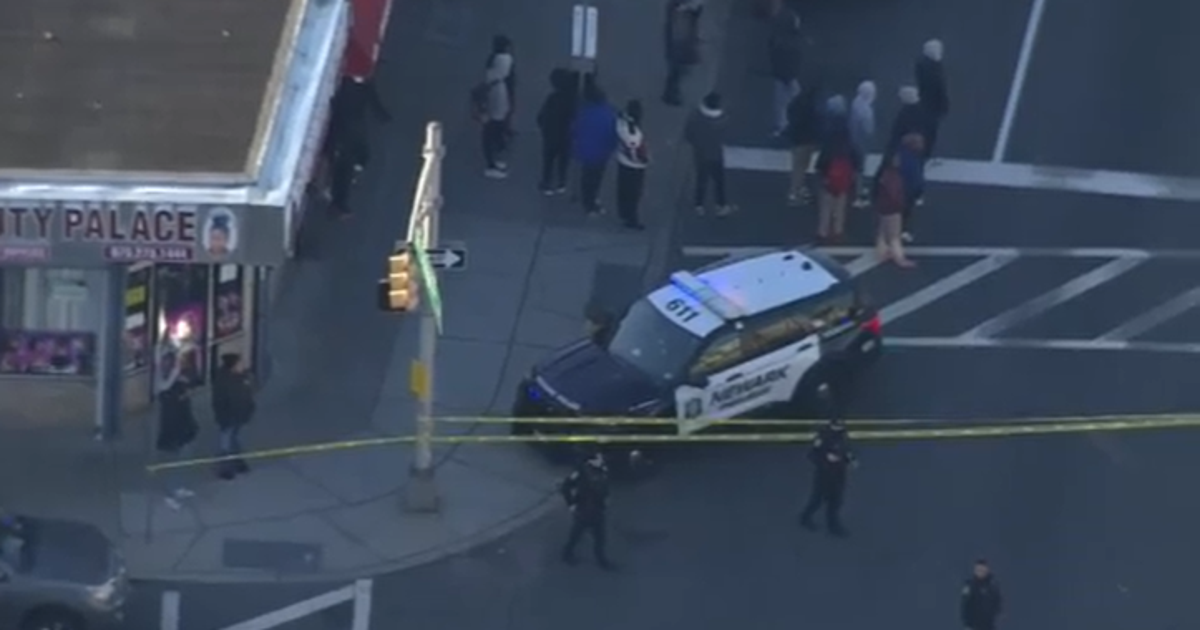 Newark shooting: 2 teens shot inside pizzeria | FOX 5 New York
