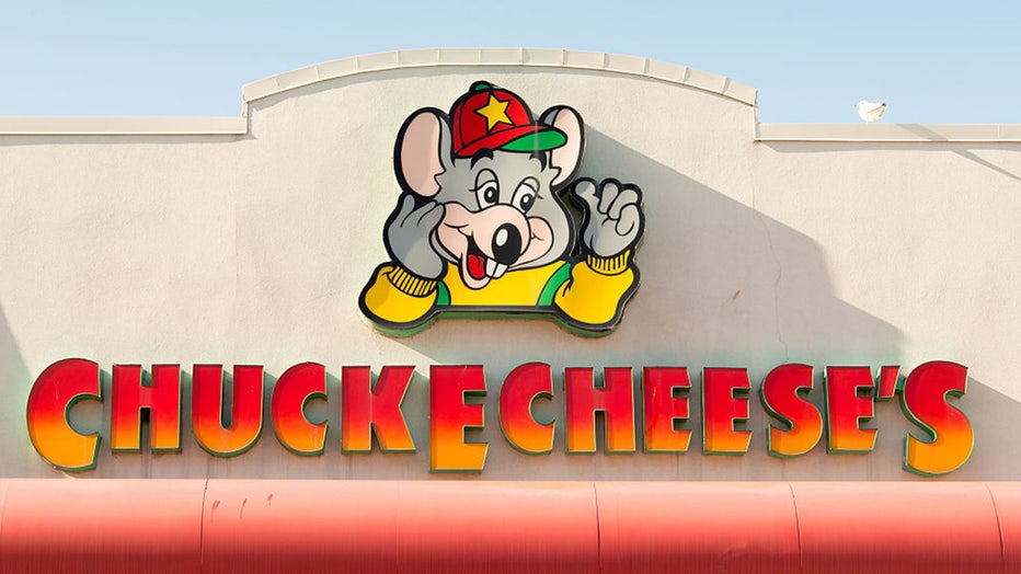 Chuck-E-Cheese1.jpg