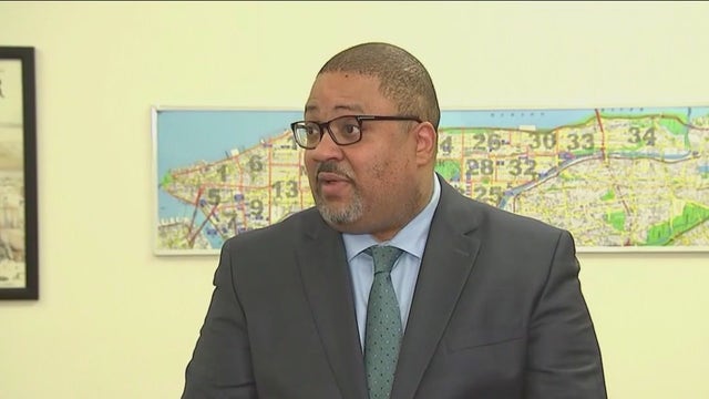 Manhattan DA seeks public's aid in identifying Times Square attackers