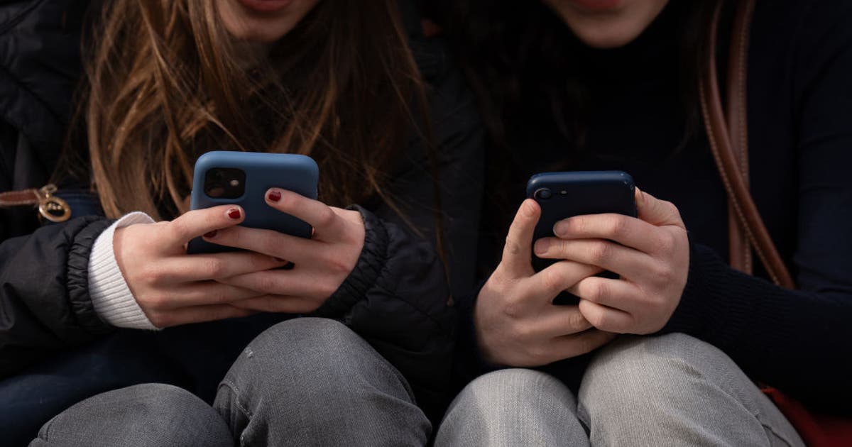 NY plans to ban cellphones in schools | FOX 5 New York