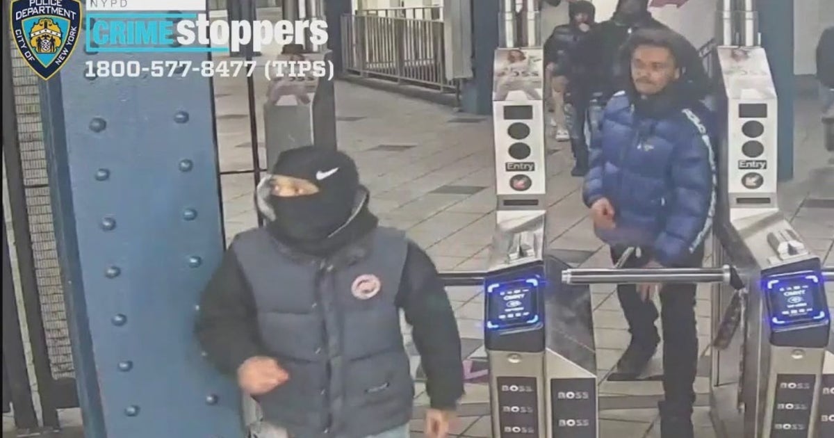 NYC subway crime: Group of 13 attack, rob teen in Columbus Circle ...
