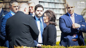NY Gov. Kathy Hochul leaves NYPD Officer Jonathan Diller’s wake abruptly after 10 minutes; bystanders clap
