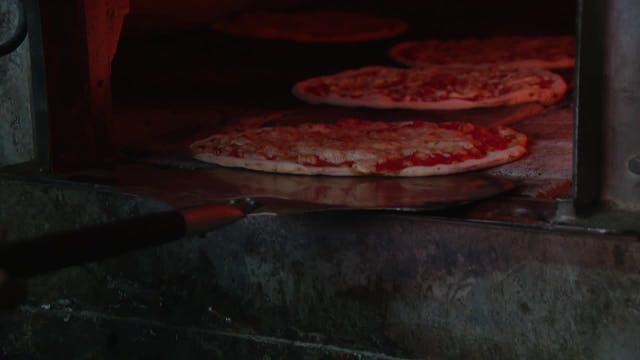 NYC sets deadline for pizzerias to cut down pollutants