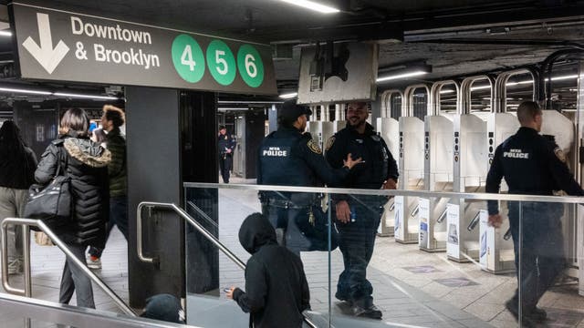 NYC unveils subway gun scanners in subways after violent week of crime
