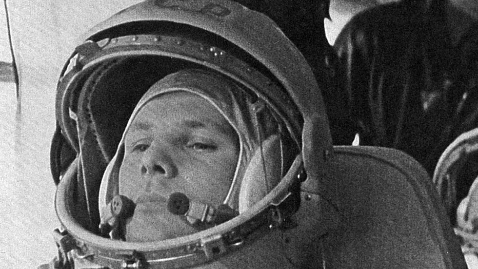 1961_april_yuri_gagarin-copy.jpg