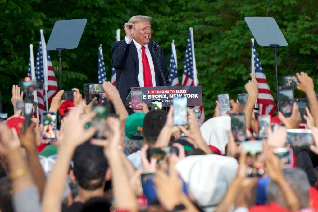 Trump Msg Rally Outside Trump rally at MSG: Prominent highlights, controversial moments and ...