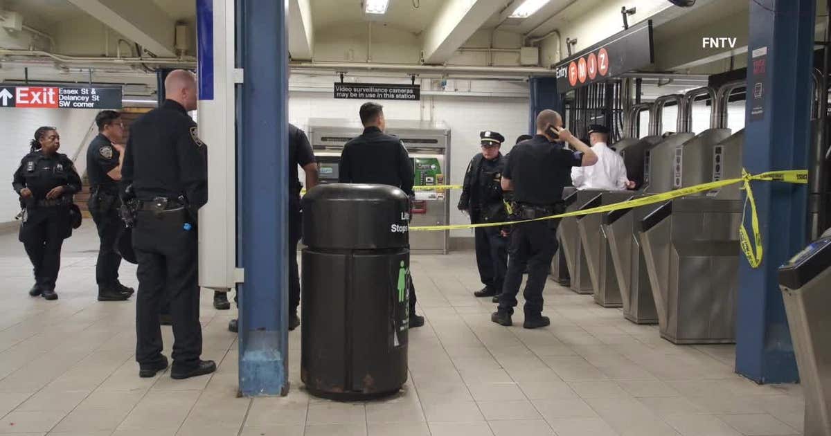 Man stabbed in neck, back inside NYC subway station | FOX 5 New York