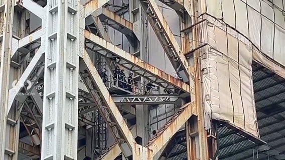 Traffic building after person spotted climbing George Washington Bridge