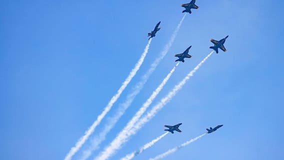 Thousands take in Bethpage Air Show as it soars over Jones Beach