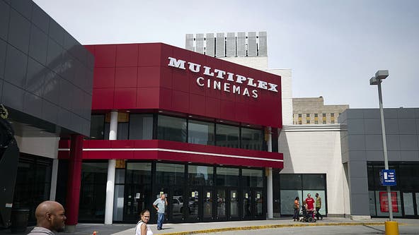 One of the last movie theaters in the Bronx closes after 30 years