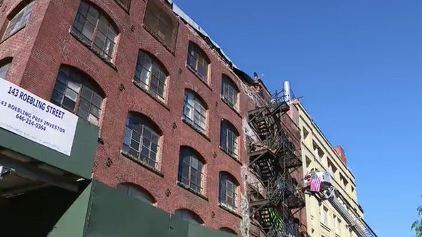 Building partially collapses in Williamsburg: FDNY