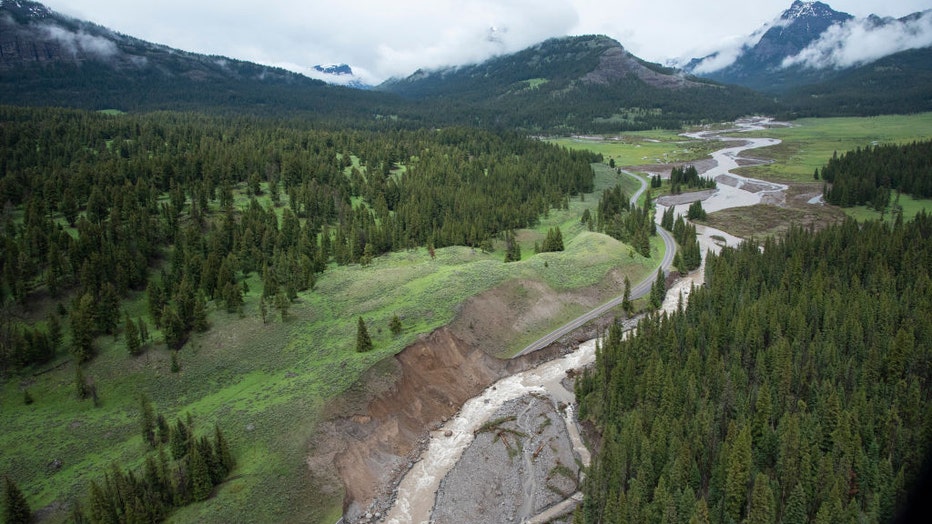 Yellowstone-National-Park.jpg