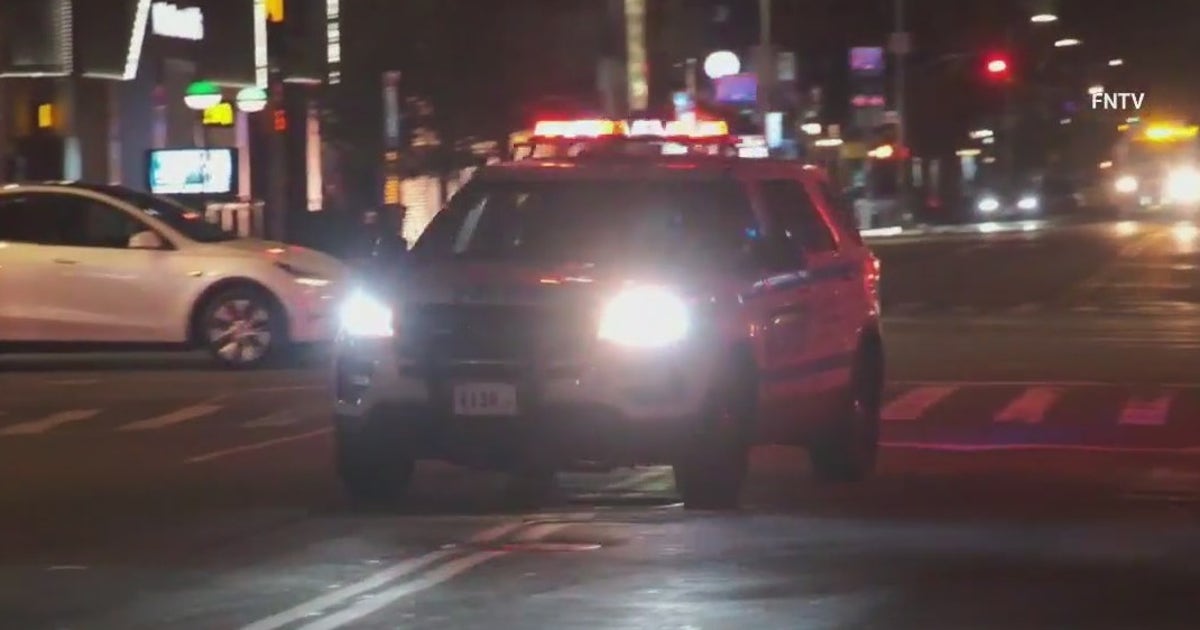 Man in critical condition after being slashed on the Lower East Side ...