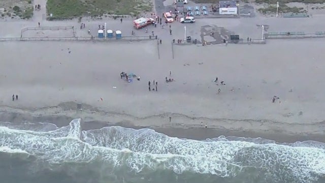 Search underway for two teens who went missing in water off Queens