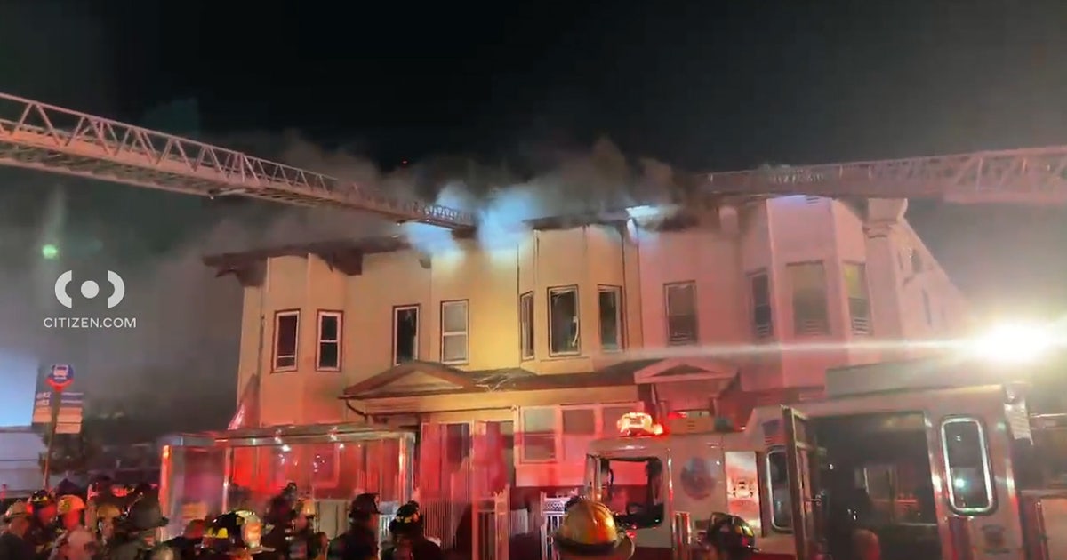 Queens building fire injures 8, including 2 firefighters | FOX 5 New York