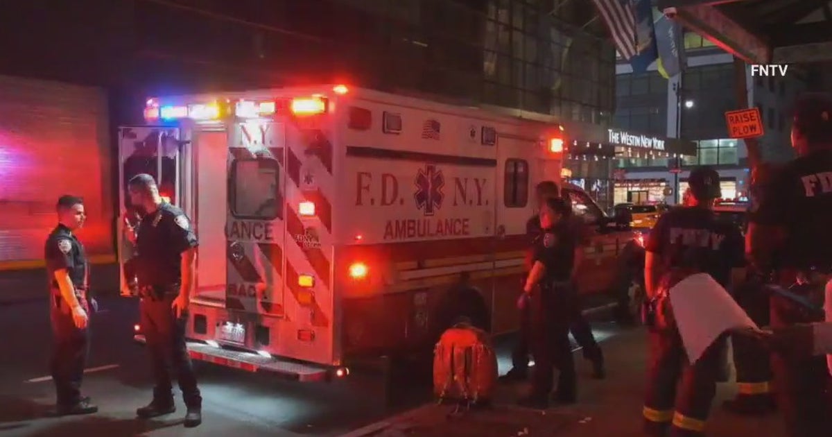NYPD arrests suspect in Times Square fatal stabbing of 55-year-old man ...