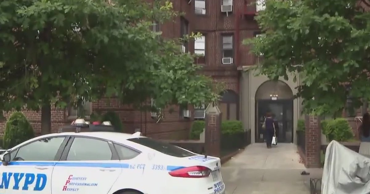 Police find 2 women, 2 children stabbed to death inside Brooklyn home ...