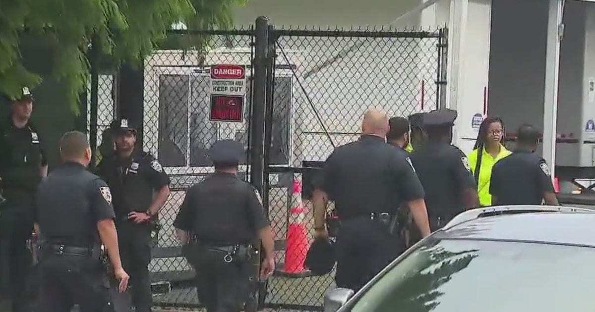 Man stabbed in abdomen outside Randall’s Island shelter: NYPD | FOX 5 ...