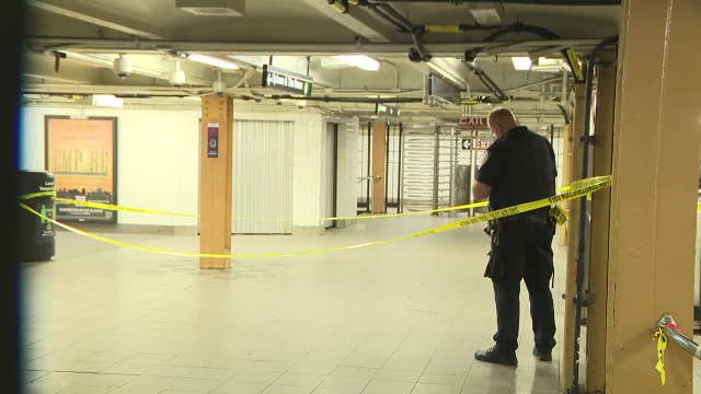 Man stabbed in neck at NYC subway station