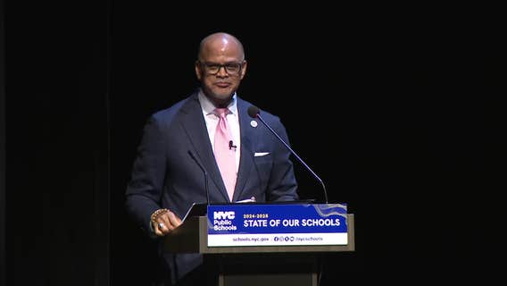 NYC schools chancellor to step down after federal agents seized his devices