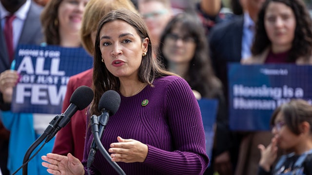 AOC calls for Mayor Adams to resign