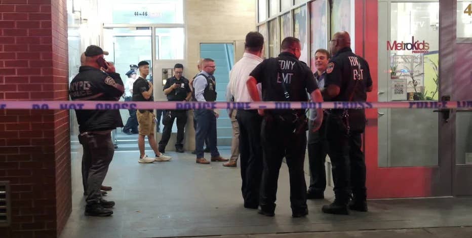 Woman shot in face, killed during attempted robbery in NYC apartment building
