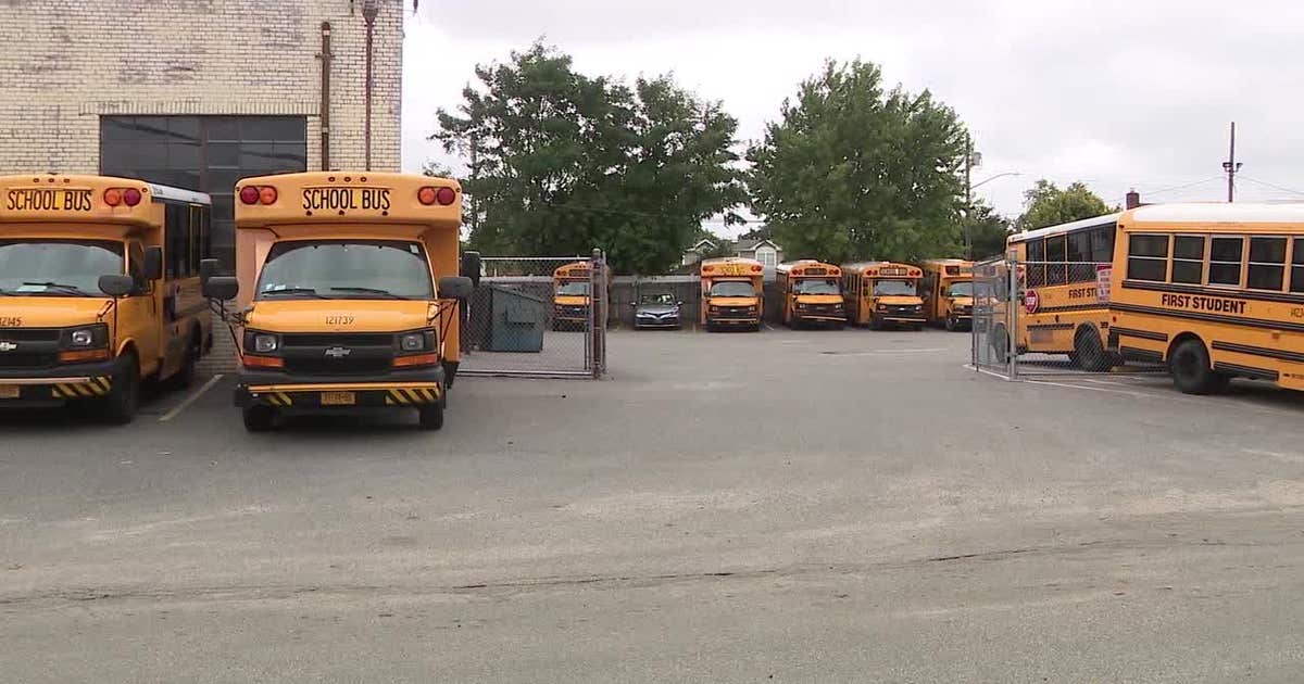 NYC parents frustrated by long school bus delays, 'useless' tracking ...
