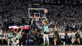 Ionescu's 3-pointer with 1 second left gives Liberty 80-77 win over Lynx and 2-1 lead in WNBA Finals