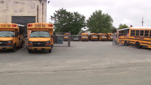 NYC parents frustrated by long school bus delays, 'useless' tracking app