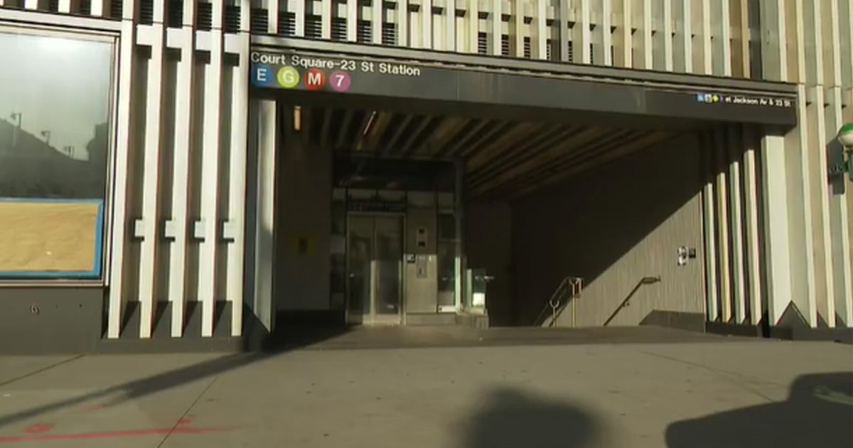 Teenager stabbed in the stomach on subway in Queens: NYPD | FOX 5 New York