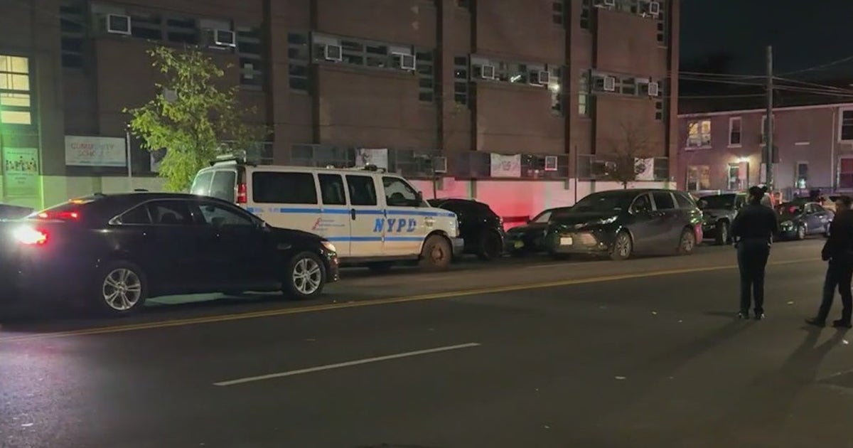Pedestrian struck and killed by minivan in Brooklyn | FOX 5 New York