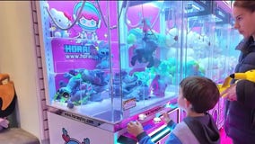 This NYC arcade guarantees a prize for every claw machine player