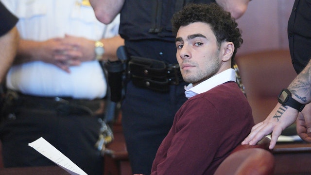 What federal charges does Luigi Mangione face?