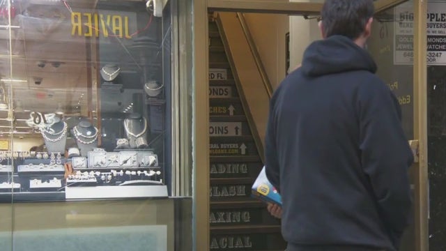 2 arrested in NYC Diamond District raid connected to Joe Burrow burglary: report