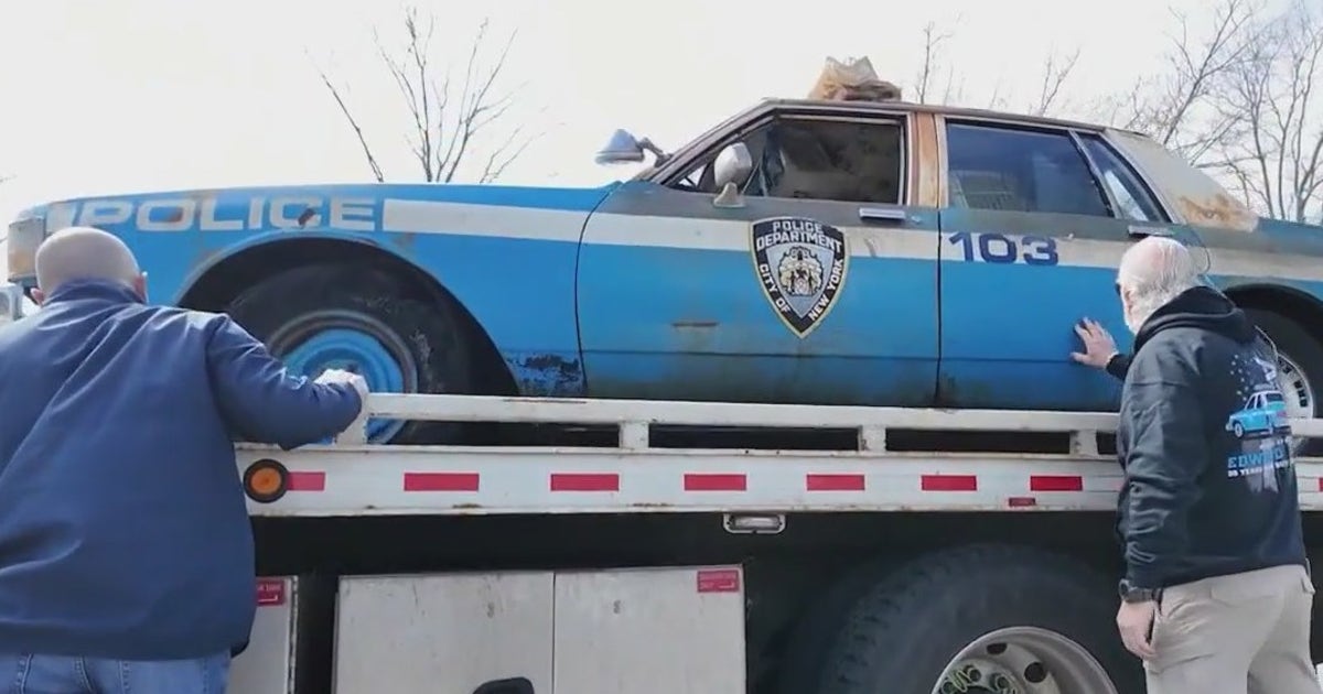 Retired NYPD officers work to restore car of slain officer Eddie