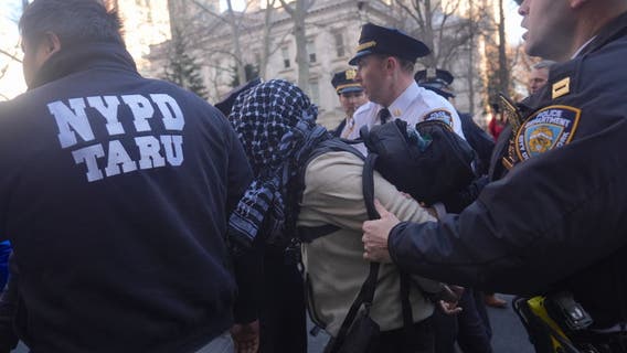 Protests in NYC after Homeland Security searches Columbia University