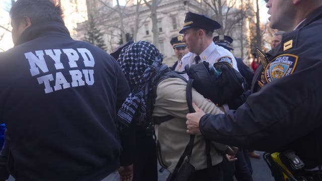 Protests in NYC after Homeland Security searches Columbia University