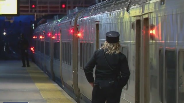 NJ Transit engineers threaten strike after rejecting labor deal