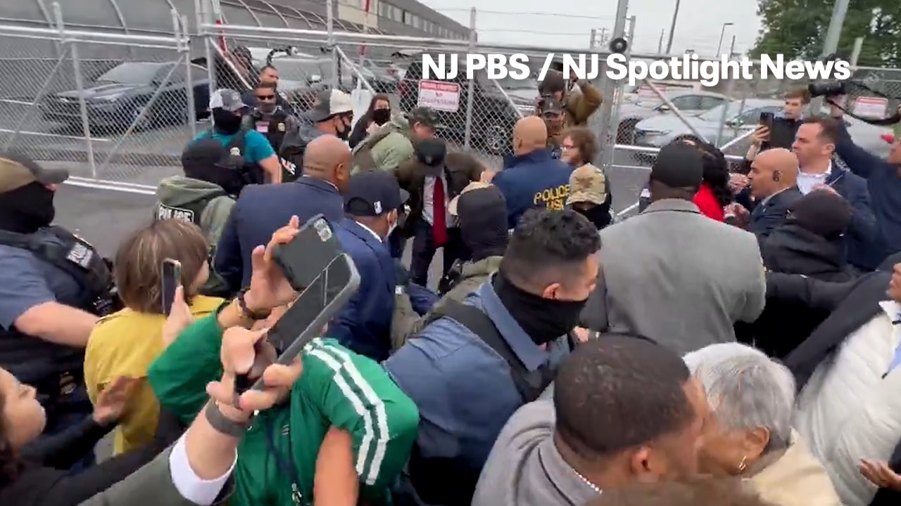 Newark mayor arrested at ICE facility during protest with congressional Dems