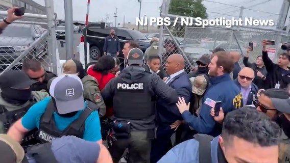 Newark mayor Ras Baraka denies trespassing at immigration detention center following arrest