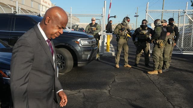 Newark Mayor Baraka shares video saying 'we were invited in' ICE detention center