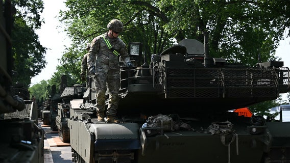 NYC anti-Trump 'No Kings Day' protest to coincide with DC military parade