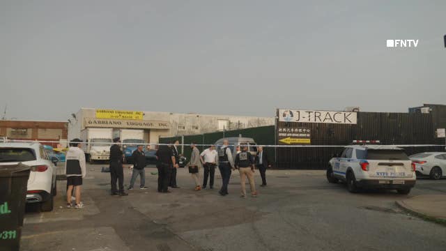 Cops shoot at men who allegedly broke into Queens luxury car dealership