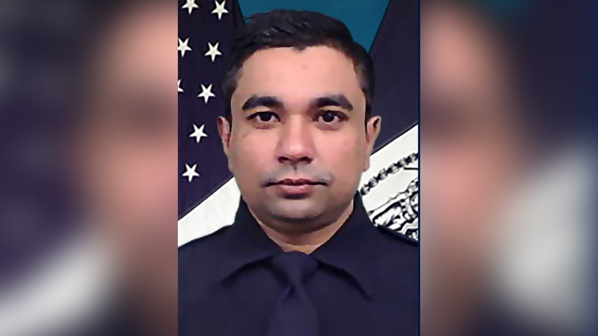 Memorial for slain NYPD Det. Didarul Islam marks 1 year since Midtown office shooting