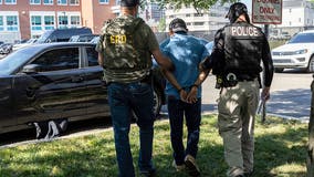 Cory Booker's new bill would force ICE agents to identify themselves