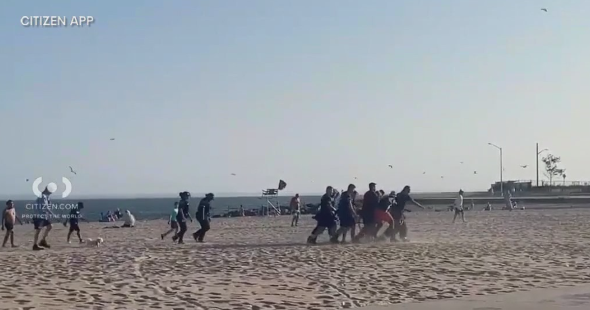 Woman dies pulled from water at NY beach | FOX 5 New York