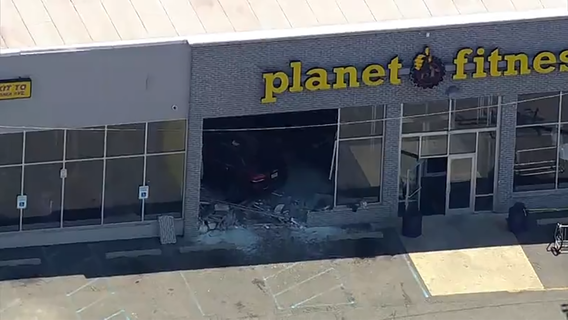 1 dead, 4 injured after woman drives into Planet Fitness building in NJ
