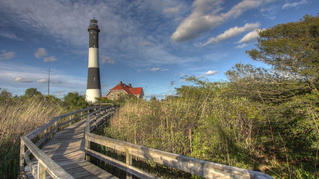 Suffolk County detectives investigating death of man who fell from lighthouse