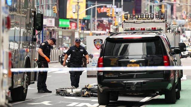 Man arrested for fake bomb made of cardboard found in Times Square