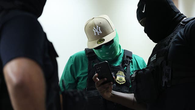 FBI continues investigation into white powder letters at 26 Federal Plaza